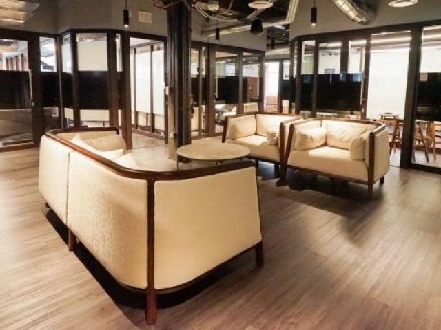 LOUNGE - OFFICE FLOOR - WW - 149 NMS